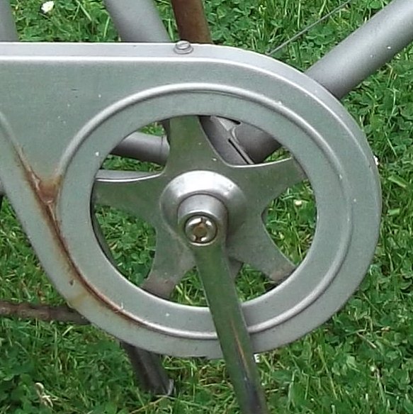 Datei:Renak Glockengetriebe nicht durchbrochene Stege 1990.jpg