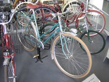 Ein weiteres Modell 35 254, vermutlich von 1963. Technisch fand nach 1960 keine Weiterentwicklung mehr an den (Luxus)sporträdern statt. Sattel nicht original.