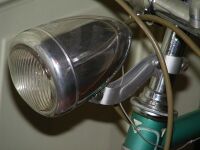 Balaco-Scheinwerfer, Baujahr 1958, verbaut an: v.a. Diamant-Sporträdern, Material: Aluminium, Glas, Eisen, Halterung neu lackiert