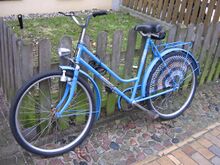 Mifa Modell 157 (1985) Dieses Fahrrad besitzt ein Glockengetriebe, Aluminiumfelgen sowie farbig lackierte Stahlschutzbleche.