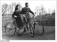 Besitzer neuer National-Fahrräder, Januar 1950.