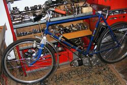 Die in der Werbeanzeige beschriebene Federgabel verbaut an einem Brandenburg-Rad Mitte/Ende 50er.