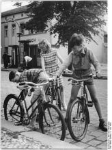 Dieses Foto aus dem Bundesarchiv wurde im Juni 1954 in Berlin-Weißensee aufgenommen.