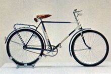 Diamant Modell 102, um 1977. Technische Verbesserungen gab es in den 1970ern keine an diesem Fahrradtyp.