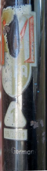 Datei:Dekor Mifa S 1 D 1958 Sattelrohr.JPG