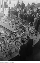 Fahrräder von Simson und Diamant. (Herbstmesse 1954)