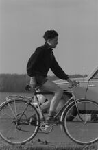 "Ein Junge auf seinem Fahrrad." (1956)