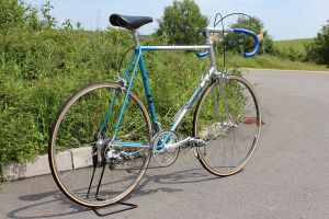 ============================================== Gipiemme Exploit Schaltwerk, Gipiemme Crono Special Kurbelset, Gipiemme Pedalen, Gipiemme Steuersatz (25,4 x 24F"), Gipiemme Sprint Naben