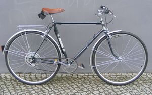 Diamant-Sportrad von 1962, in den 70er oder 80er Jahren vermtl. von Fahrrad Linke neu lackiert und liniert.