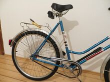 Chromfolienaufkleber und ein Kettenblatt von Thun sind äußerliche Kennzeichen dieses Fahrrads.
