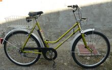 Modell 35 164 in goldgrün von 1985. Rücklicht nicht original.