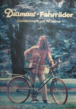 Werbeaufsteller von ca. 1986. Mit großzügigen Chromfolien und sog. Gumwall-Reifen wurden die Fahrräder den äußerlichen Gepflogenheiten in der BRD angepasst.