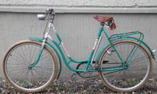 Das Mintgrün dieses Fahrrads gab es an Modell 35 156 auch in einer metallic-Variante.