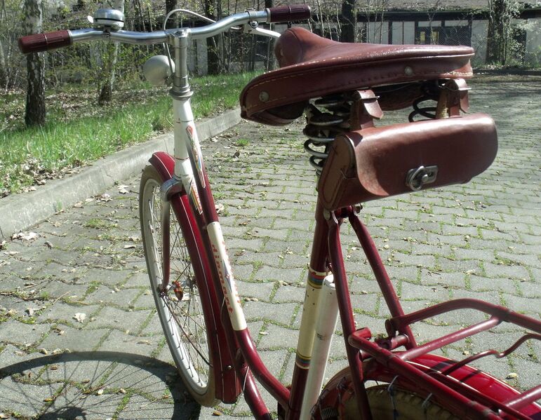 Datei:Diamant Modell 35 154 von 1968 rot Bild2.jpg