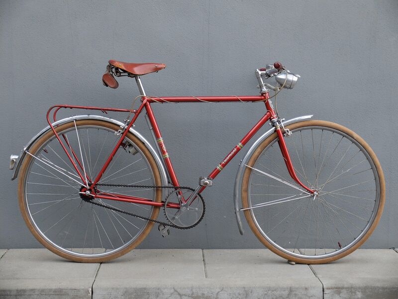 Datei:Diamant Modell 35 202 rot 1962 Bild1.JPG