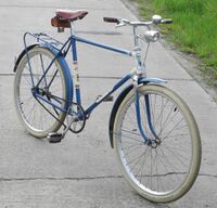 Ein Diamant Modell 35 102 von Anfang 1966. Im Laufe der Jahre wurden immer kleinere Scheinwerfer verbaut.