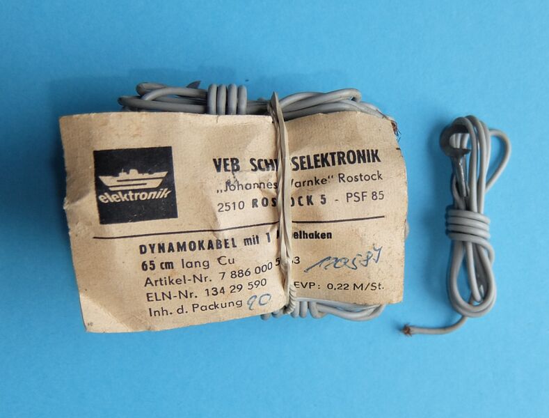 Datei:Dynamokabel 65cm VEB Schiffselektronik Rostock.jpg