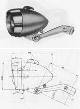 In einem Katalog von 1965 werden Varianten des Typs 8707.15 mit zwei Glühlampen gezeigt, die gleichermaßen nur für den Export vorgesehen waren. Auch diese gab es, wie im Bild gezeigt, mit lackiertem Gehäuse...