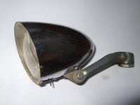 Scheinwerfer Typ 8707.19 Zeitraum: 196? bis 197? Verwendung: Material: Stahlblech Farben/Varianten: silber, verchromt (im Bild) Ø Lichtaustritt: 55 mm Bemerkungen: Farbvariante des links nebenstehenden Scheinwerfers, seltene Ausführung