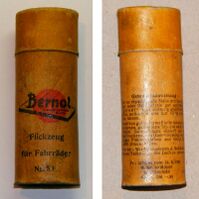Bernol Flickzeug für Fahrräder Nr. 5 F Zeitraum: 50er Jahre Hersteller: Bernol Gummilösung-Fabrik Berlin Material der Packung: Pappe Bemerkungen: