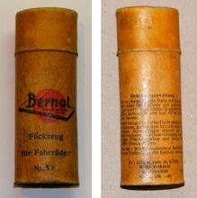 Bernol Flickzeug für Fahrräder Nr. 5 F Zeitraum: 1950er Jahre Hersteller: Bernol Gummilösung-Fabrik Berlin Material der Packung: Pappe Bemerkungen:
