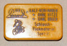 Pinnerol Schlauch-Flickmaterial Spezial Zeitraum: vor 1964 Hersteller: VEB Pinnerolwerk Bad Düben Material der Packung: Kunststoff Bemerkungen: