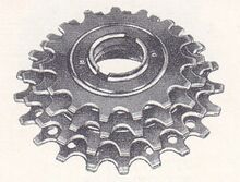 Leerlauf-Ritzelpaket Hersteller: Renak Zeitraum: 195x bis 19xx, mind. 1967 Oberfläche: brüniert Bemerkungen: u.a. für Diamant-Luxus-Sporträder