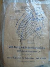 Zeitraum: 1970er Jahre Verwendung: Zubehörteil Material: Kunststoff, Stahl verzinkt Hersteller: VEB Derby-Kinderfahrzeuge