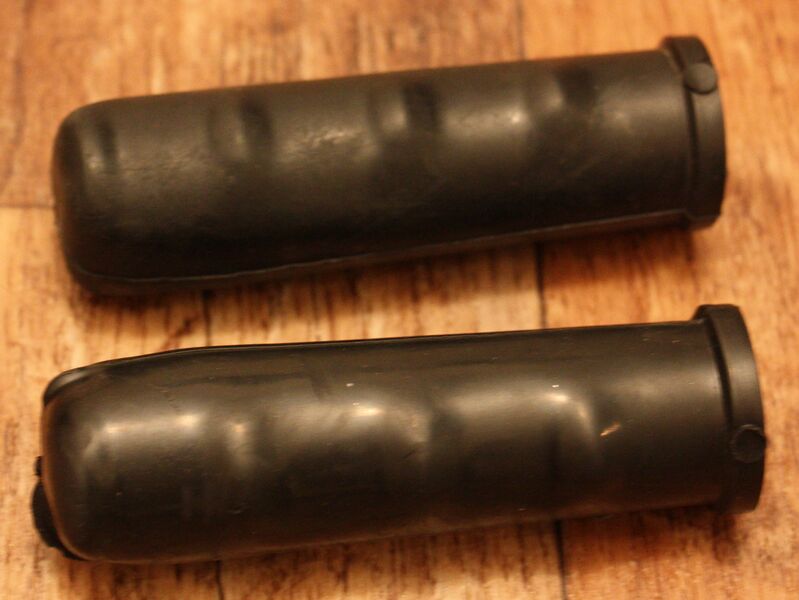 Datei:Griffe Gummi ungeprägt.JPG