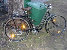 Damenrad "IFA Schönebeck", Steuerkopfschild aus Aluminium. pedale nicht original.