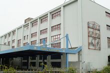 Die Mitte der 1980er Jahre errichtete Produktionshalle, Zustand Mitte 2014.