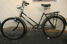 Möve Modell 95 (1954/55) Sattel, Pedale, Rücklicht und Bowdenzug sind beim gezeigten Fahrrad nicht original.
