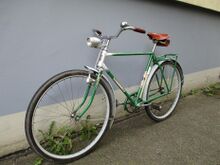Mifa Modell 101 (1966) Schon bald darauf wurde wiederum ein geändertes Rahmendekor eingeführt, wie dieses Fahrrad zeigt.