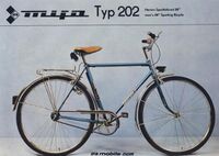 Auch diese Prospektabbildung von 1983 zeigt das Modell 202 in dieser Farbvariante. Die Ausstattungsdetails dürften mit dem links nebenstehend gezeigten Fahrrad völlig identisch sein.