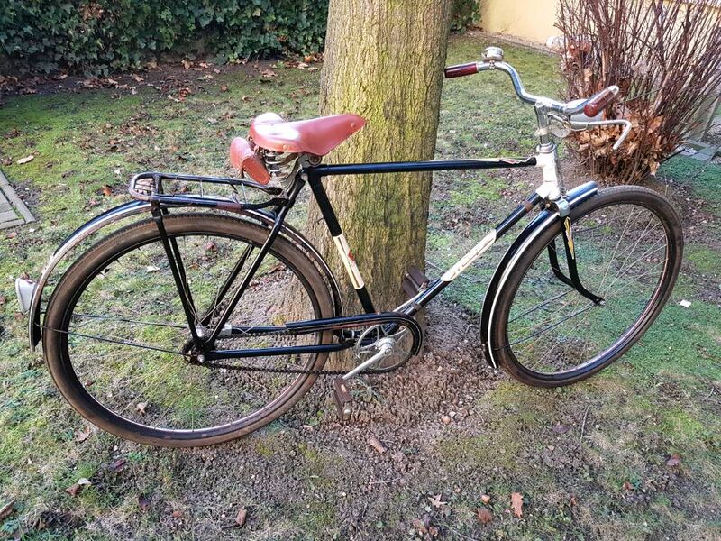 Datei:Mifa Modell 101 um 1965 schwarz Bild1.jpg