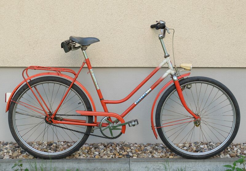 Datei:Mifa Modell 157 Flammenrot.JPG