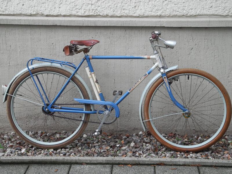 Datei:Mifa Modell 301 blauweiß I.JPG