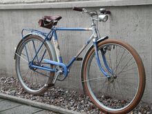 Mit 47 cm hohem Rahmen und kleinem Sattel ist auch dieses 26"-Jugendrad -anders als von Mifa dargestellt- eher für Kinder als für Jugendliche geeignet.