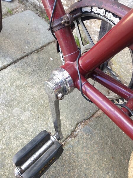 Datei:Mifa Modell ST 3 von 1958 weinrot Bild4.jpg