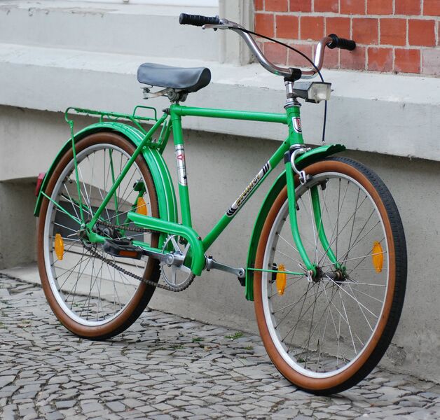 Datei:Modell 305 Pionier 1980er B.jpg