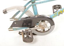 Das Fahrrad ist mit einem Glockengetriebe ausgestattet.