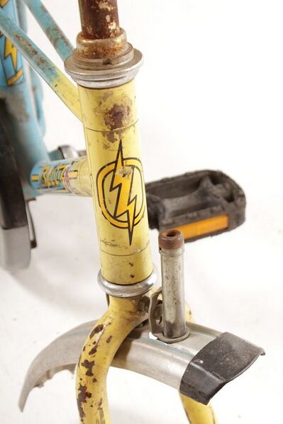 Datei:Modell KF VII 80er hellbau-elfenbein D.jpg