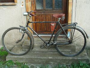 Das Modell 10 war in den 1950er Jahren das am häufigsten produzierte Fahrrad von Möve. Bei diesem Exemplar handelt es sich um eines aus der späten Produktionszeit.