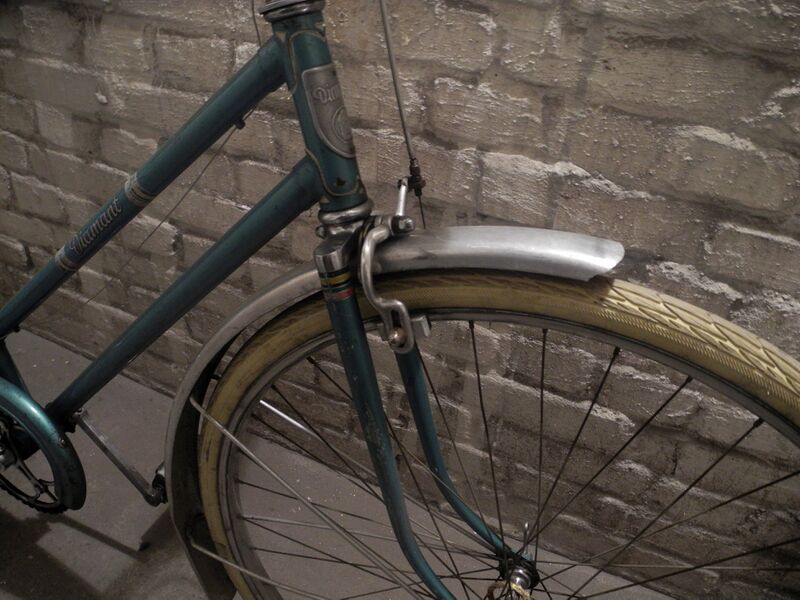 Datei:Reifen Delta Cruiser von Schwalbe 37-622, eingebaut.JPG