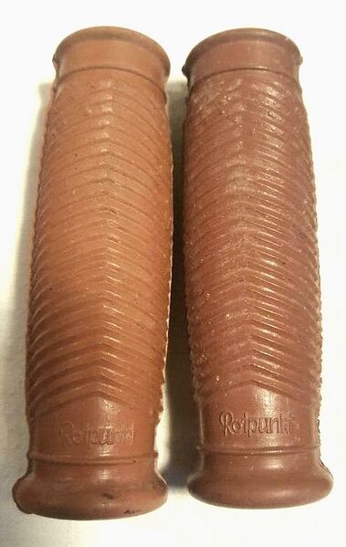 Datei:Rotpunkt Lenkergriffe Fischgrät-Muster.jpg