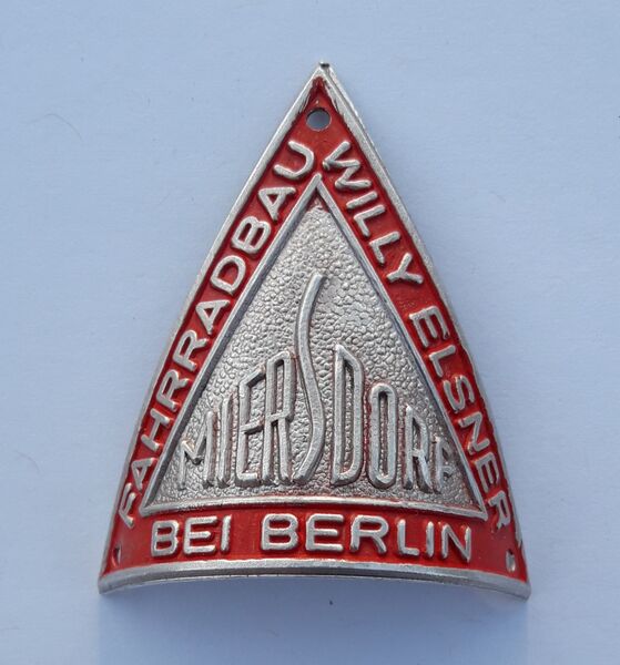 Datei:SKS Willy Elsner Miersdorf bei Berlin.jpg