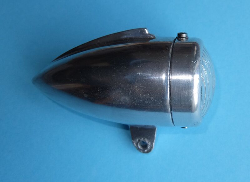 Datei:Scheinwerfer VEB Leuchtenbau Berlin.jpg