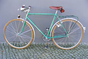 ======================================================== Beleuchtung von BALACO, Bereifung von TSG, Sattel von Möve, Satteltasche von LM