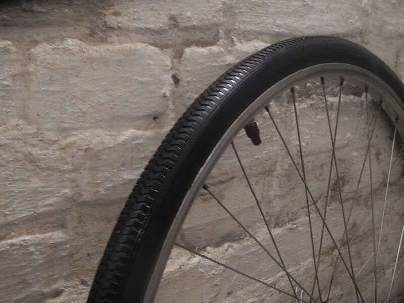 Datei:Sportreifen von Pneumant.JPG