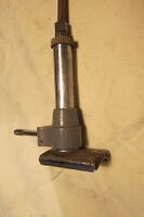 Stempelbremse mit Seilzug Zeitraum:ca 1970-197? Verwendung: Diamant Tourensporträder, Mifa Touren- Klapp- und Kinderräder Material: Stahl, verchromt, Kunststoff Bemerkungen: Ober und Unterteil verschraubt, Oberteil aus Plaste, Sechskantmutter als Kontermutter